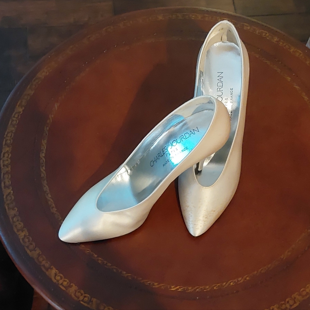 NIB Charles Jourdan satin shoes 5.5